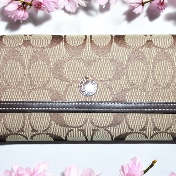 Coach Hamptons Signature Canvas Long Wallet with Checkbook - EUC - Picture 3 of 15